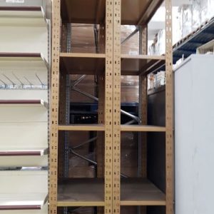 scaffalatura leggera dorata