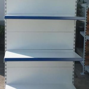 scaffali per negozi