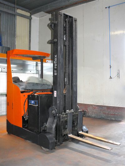 Carrello Elevatore Retrattile BT RRE200 - immagine 2
