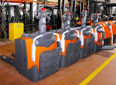 Transpallet con pedana LPE 200 - immagine 3